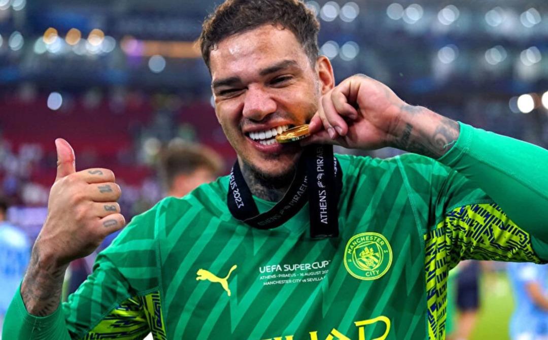 Taraftar heyecanla bu haberi bekliyordu! Galatasaray kaleci transferinde mutlu sona ulaştı... O maçta tribünde, anlaşma sağlandı! 3