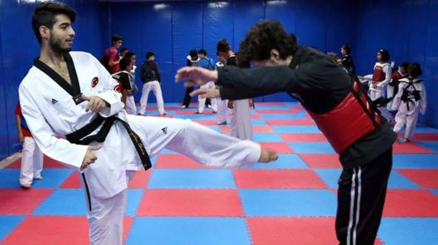  &Uuml;mit millilerimiz Romanya yolcusu