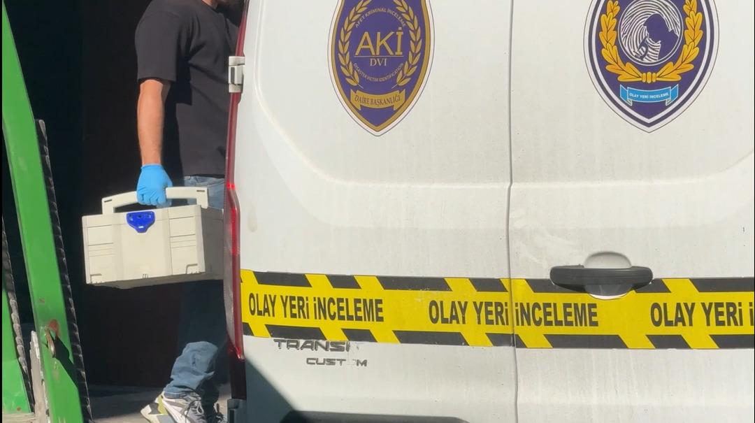 İstanbul da doktorun sır ölümü! Lüks rezidansta, yatak odasında kolunda serum takılı halde bulundu 5