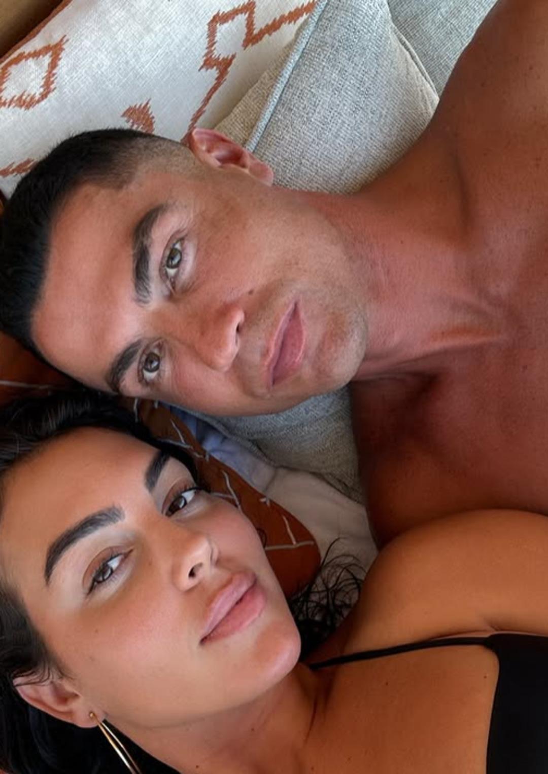 Cristiano Ronaldo 9 yıl sonra sevgilisi Georgina Rodriguez e evlilik teklif etti! 37 karatlık yüzüğün değeri dudak uçuklattı 1