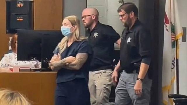 11 yaşındaki öğrencisini kandırdı, tecavüz etti! Kadın öğretmen aylarca para ve fotoğraf göndermiş...