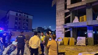 Trafik cezasına kızarak binanın tepesine çıktı