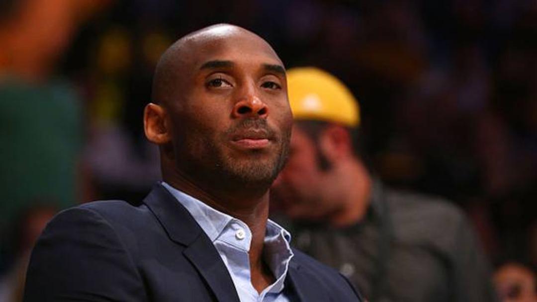 Kobe Bryant'ın NBA'de ilk giydiği ayakkabısı a&ccedil;ık artırmaya &ccedil;ıkarılacak