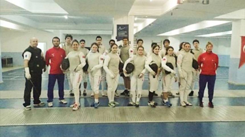 Milli eskrimcilerden 3 madalya