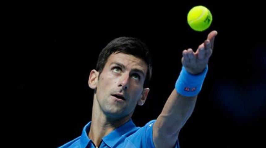 Djokovic ve Federer galibiyetle başladı