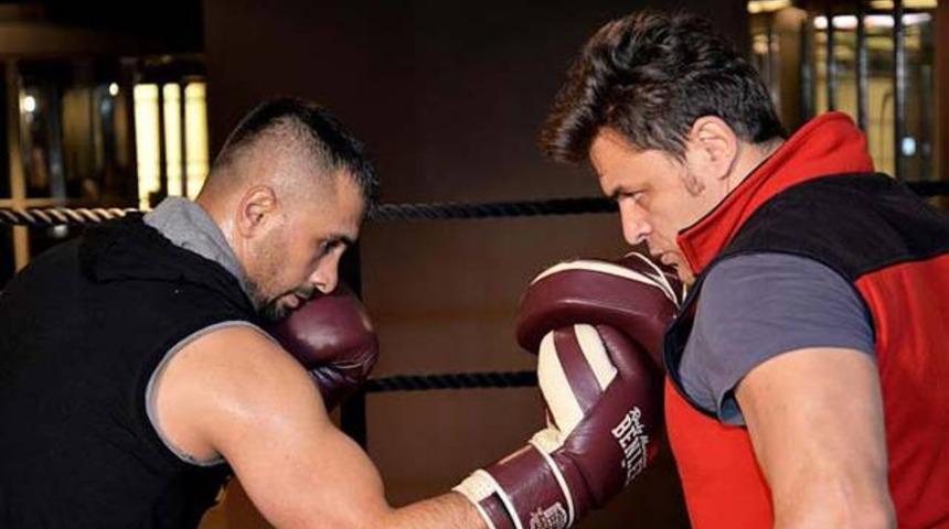 Şampiyon boksör Selçuk Aydın ringlere geri dönüyor