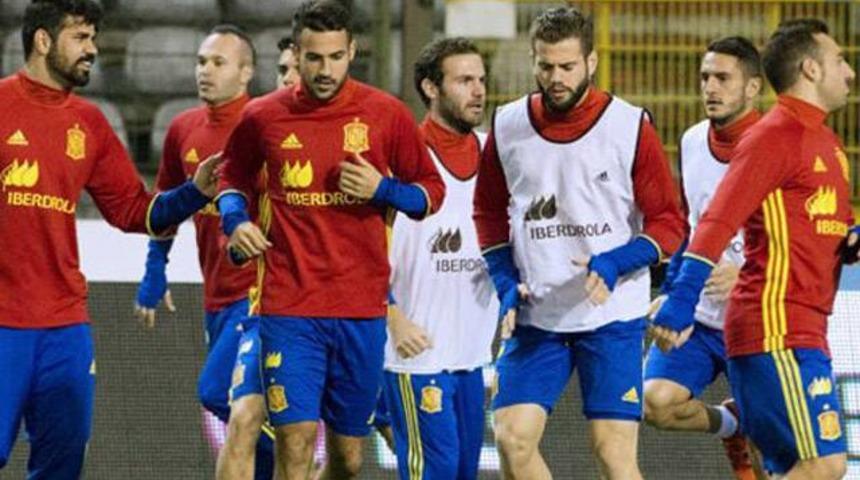 Ter&ouml;r tehdidi milli ma&ccedil; erteletti