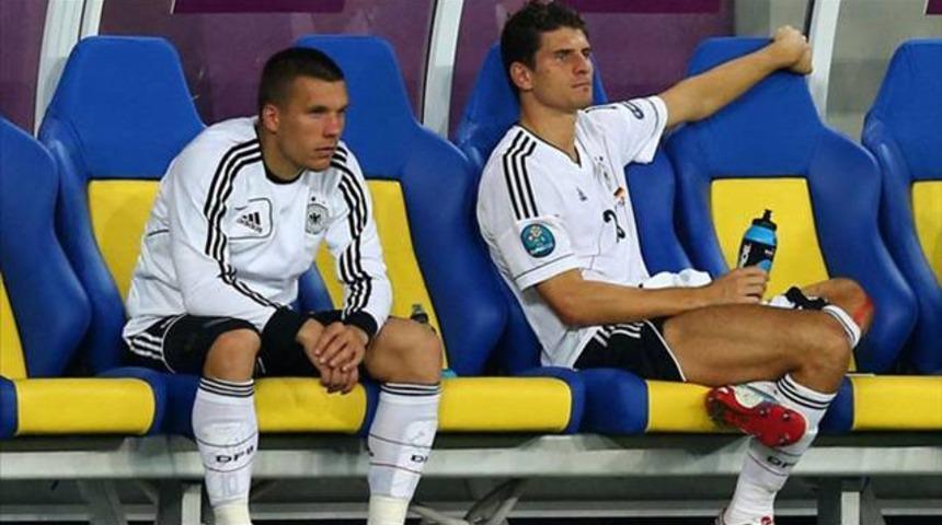 Almanya - Hollanda ma&ccedil;ı canlı yayınla TRT Spor'da