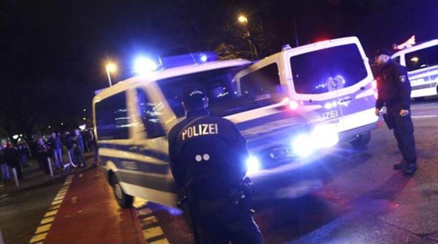 Almanya-Hollanda ma&ccedil;ı iptal edildi