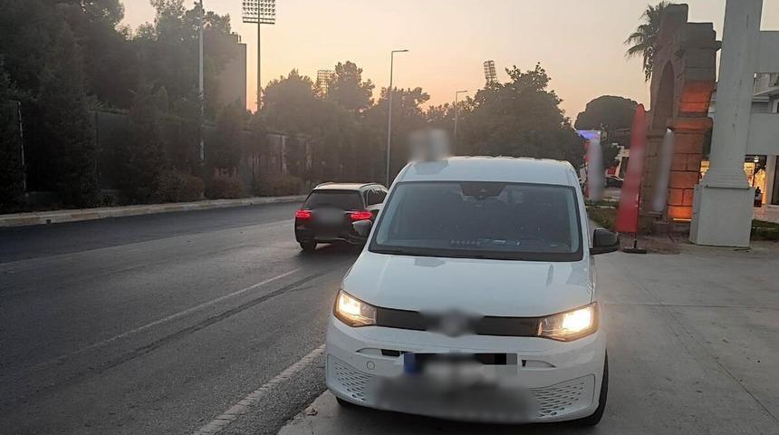 Asayiş uygulamasında 5 aranan araç, 1 şahıs ve narkotik madde ele geçirildi