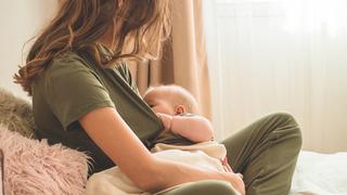 Anneler yaz ayında dikkat! Bitki çayından kuru yemişe: Emzirme döneminde süt artıran 9 besin! Uzmanından emziren annelere özel çay...