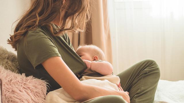 Anneler yaz ayında dikkat! Bitki çayından kuru yemişe: Emzirme döneminde süt artıran 9 besin! Uzmanından emziren annelere özel çay...