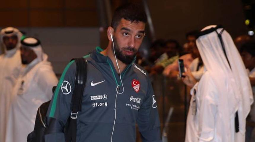 Arda Turan'dan Hamzaoğlu'nun g&ouml;nderilişine tepki