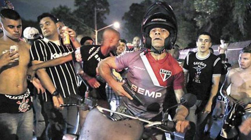 Corinthians'ın şampiyonluk kutlamasında faciadan d&ouml;n&uuml;ld&uuml;!