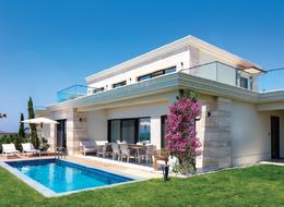 Ege’nin kalbinde, konforun zirvesinde bir yaşam: Mavi Arya