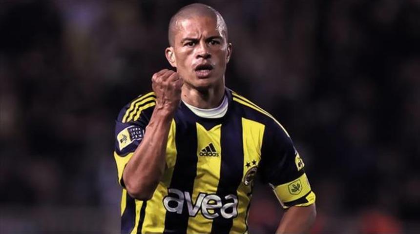 Alex: 'Başkanın fotoğrafını yaktılar'