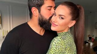 Fahriye Evcen ile Burak Özçivit boşanıyor mu? Son hamlesi şaşırttı! Önce sildi sonra geri ekledi...