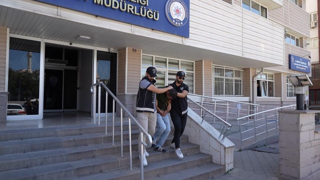 Bir skandal daha: Doktorların bilgilerini çalıp kutu kutu ilaç yazmışlar! 1
