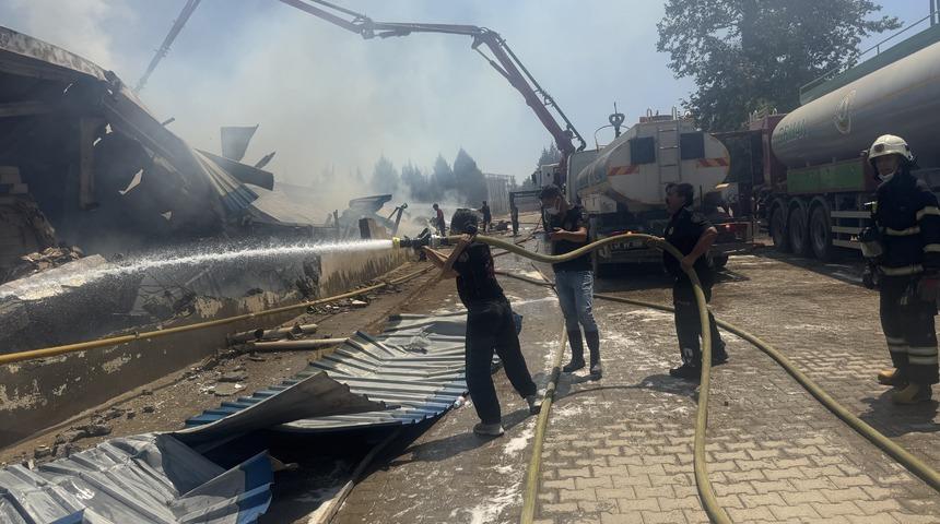 Kahramanmaraş'ta ambalaj fabrikasında çıkan yangın kontrol altına alındı