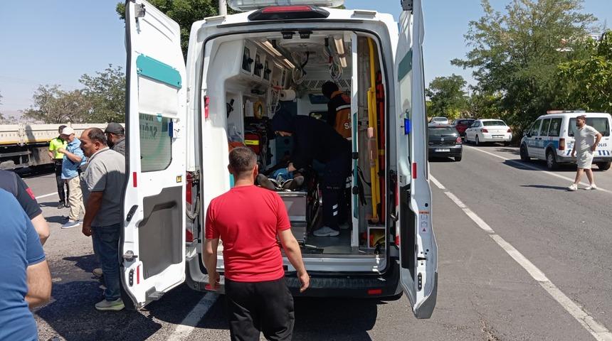 Nevşehir'de traktör, hafif ticari araçla çarpıştı! Traktörün sürücüsü yaralandı