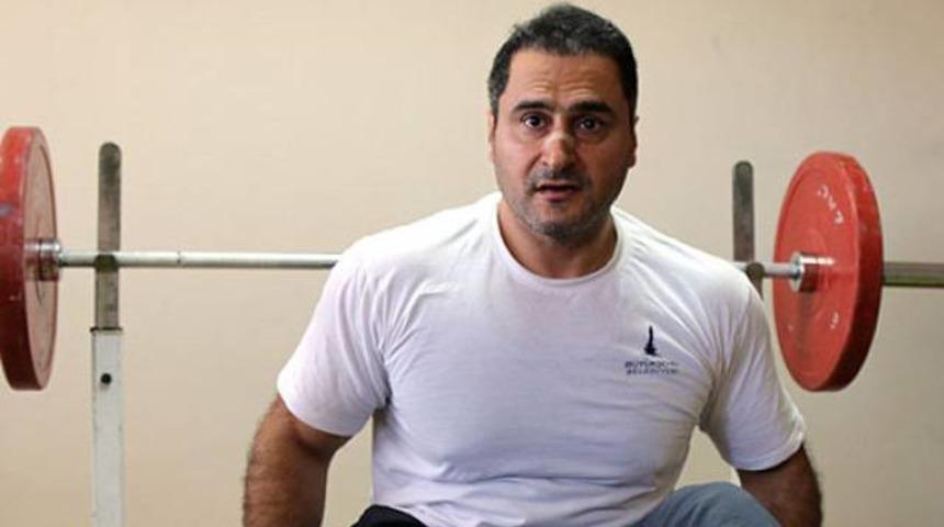 İzzettin Kanat'tan bronz madalya