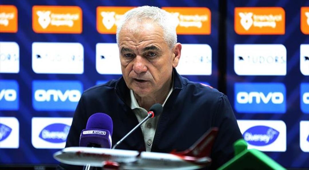 Beşiktaş ın efsane ismi Rıza Çalımbay hem Beşiktaş ın yeni transferlerini hem de Arda Turan ı topa tuttu! Çalımbay a eleştiriler dinmedi... 3