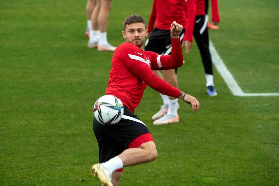 Kocaelispor’dan 10 numara transfer: Karol Linetty ile anlaşma sağlandı! Beşiktaş ın genç oyuncusu Can Keleş sırada... 1