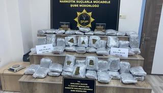 Oto çekicide uyuşturucu tuzağı! 28 bin kişilik zehir ele geçirildi