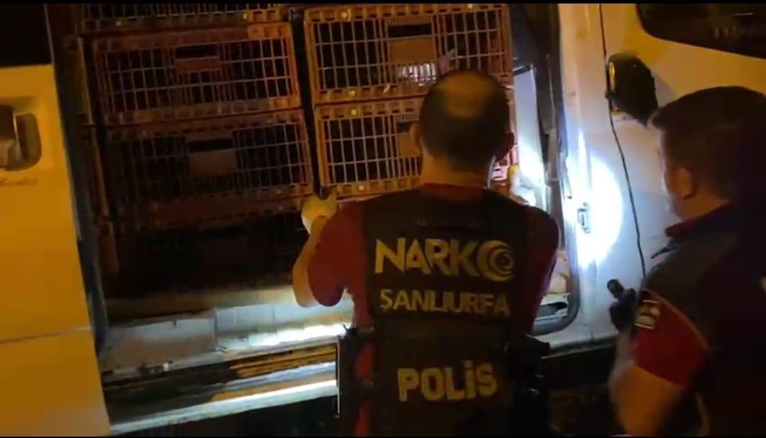 Oto çekicide uyuşturucu tuzağı! 28 bin kişilik zehir ele geçirildi 1