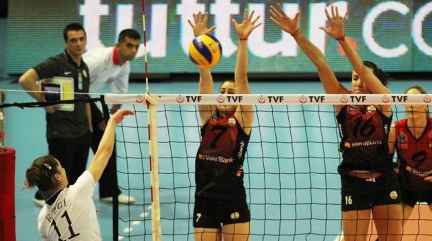 VakıfBank liderliğini s&uuml;rd&uuml;r&uuml;yor
