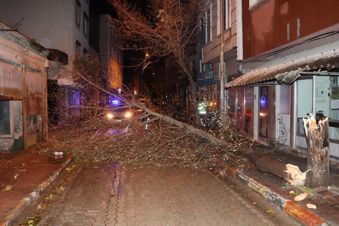 Meteoroloji den Marmara için  kuvvetli rüzgar’ uyarısı 1