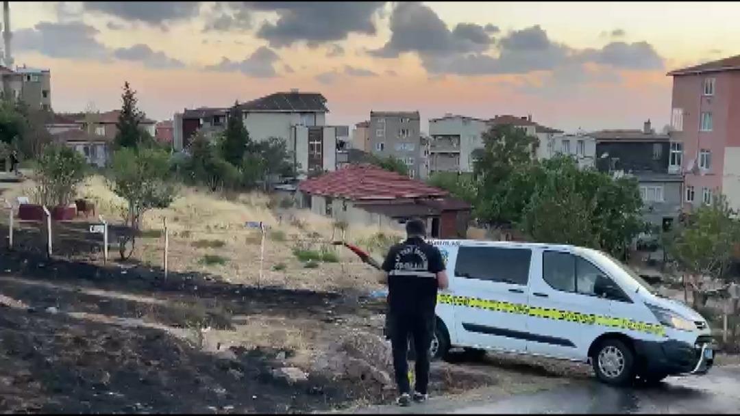 1200xauto Maltepe’de havai fişek atan kişi yangına sebep oldu! Gözaltına alındı
