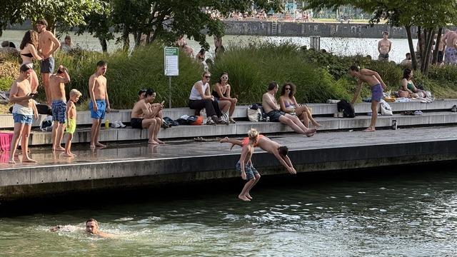Hollanda genelinde sıcak hava uyarısı yapıldı