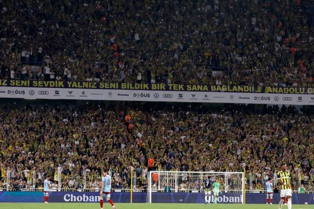 Fenerbahçe de teknik direktör Jose Mourinho transfer için tarih verdi! Benfica eşleşmesi için iddialı konuştu... 2