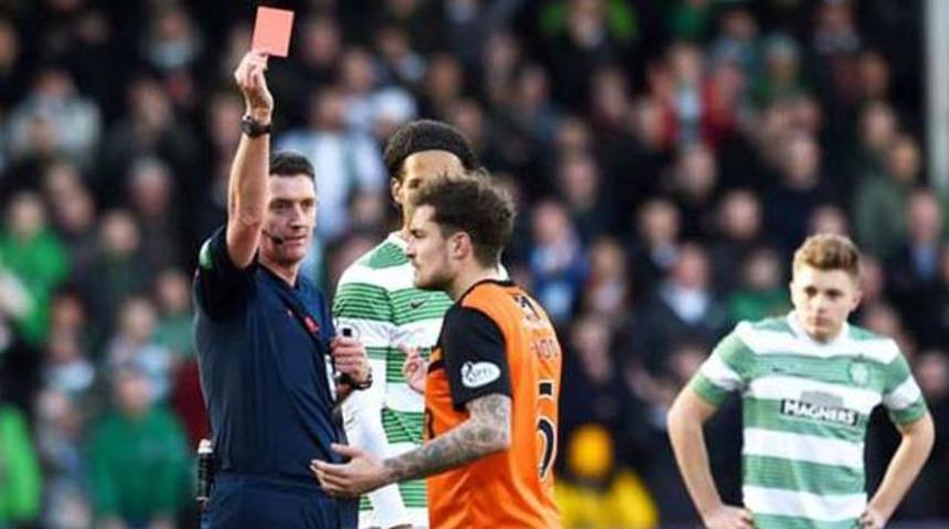 Galatasaray ma&ccedil;ına skandal hakem!