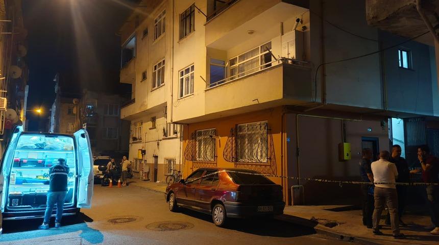 Eşini vurup, aynı tabancayla kendi kafasına ateş etti