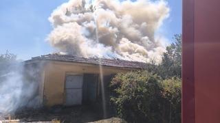 Alevlere teslim olan bina kullanılmaz hale geldi