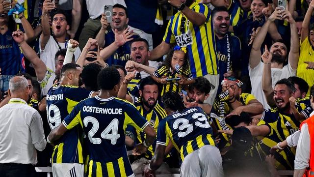 Fenerbahçe'nin Şampiyonlar Ligi'ndeki rakibi kesinleşti! Temsilcimiz play-off turunda Kerem Aktürkoğlu'nun ekibi Benfica ile karşılaşacak