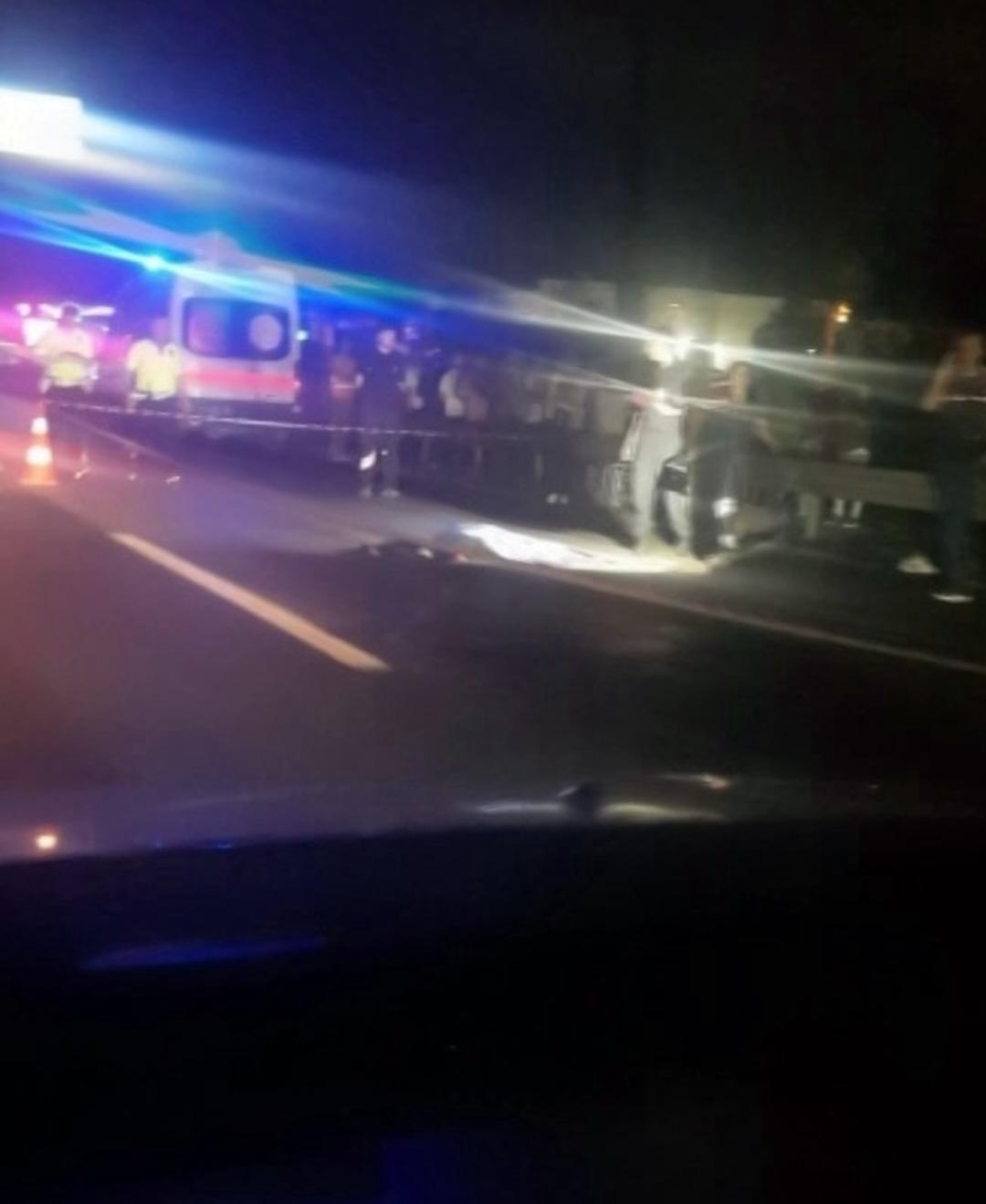 D-650 de korkunç kaza: Yolun karşısına geçen kadına SUV çarptı, üzerinden birçok araç geçti! 3