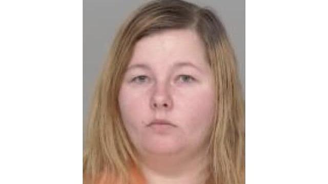 Anne dehşeti kan dondurdu! Birine alçı kullandırıp diğerinden sürekli kan almış! 