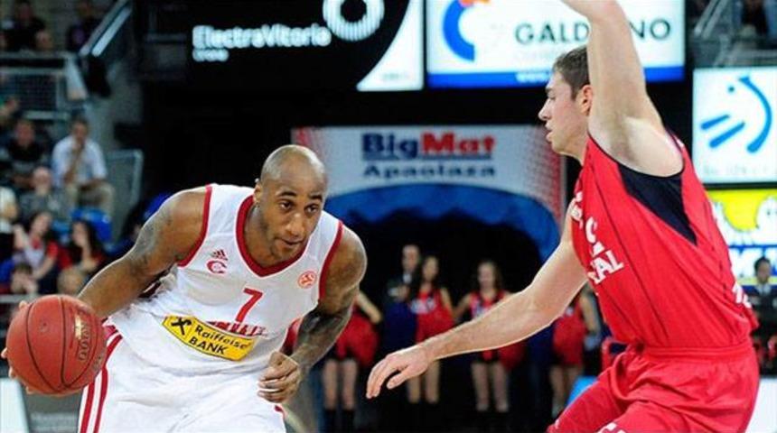 Pınar Karşıyaka'da Wright imzaladı