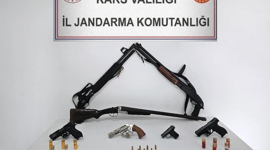 Kars’ta jandarmadan silah operasyonu