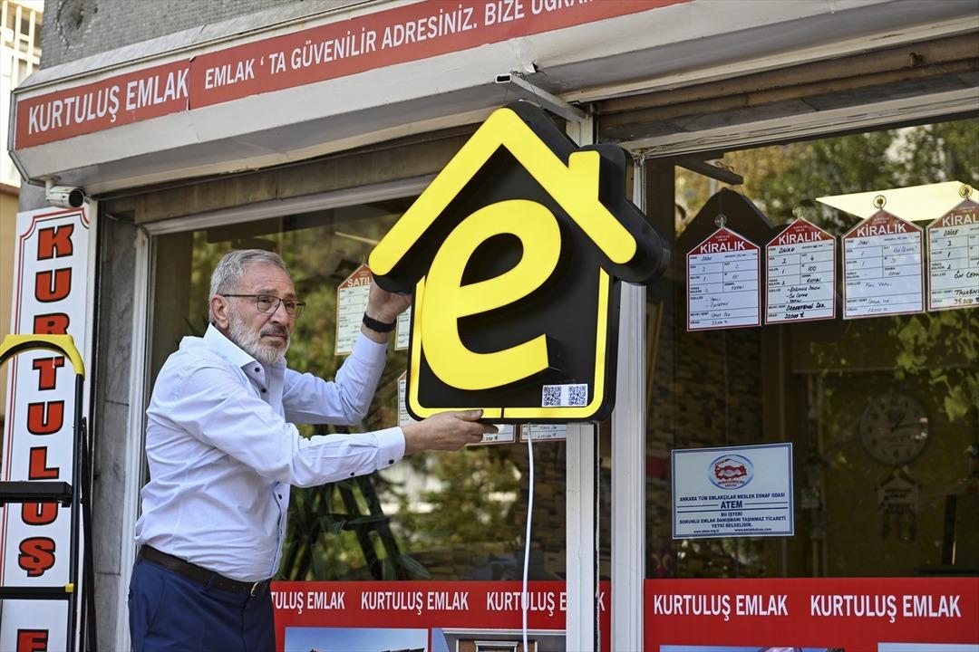 Ofislere  e  tabelası asmaya başladılar! Tüm illere yayılacak  Zorunlu hale getirmeye çalışacağız  3