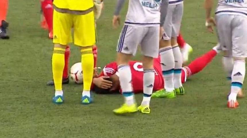 Tuzlaspor - Fenerbah&ccedil;e ma&ccedil;ında taşlı saldırı şoku