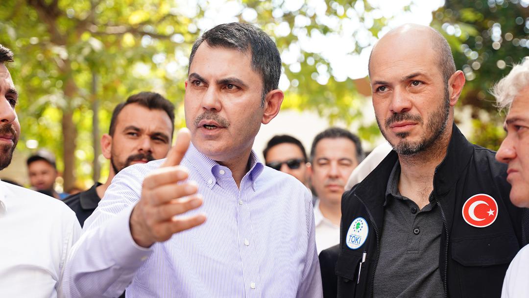 Bakan Kurum Sındırgı depreminde hasar gören köyleri ziyaret etti! "Hedefimiz konutları 1 yıl içinde tamamlayıp teslim etmek"  2