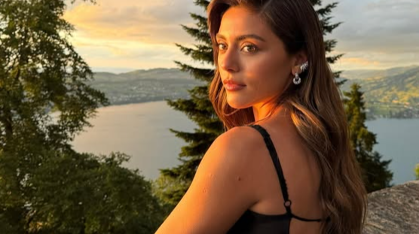 '2025 Yılının Yaşayan En Güzel Kadını' seçilmişti! Sıla Türkoğlu'nun son pozlarına beğeni yağdı