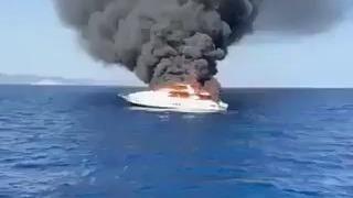 İbiza açıklarında lüks yat yandı