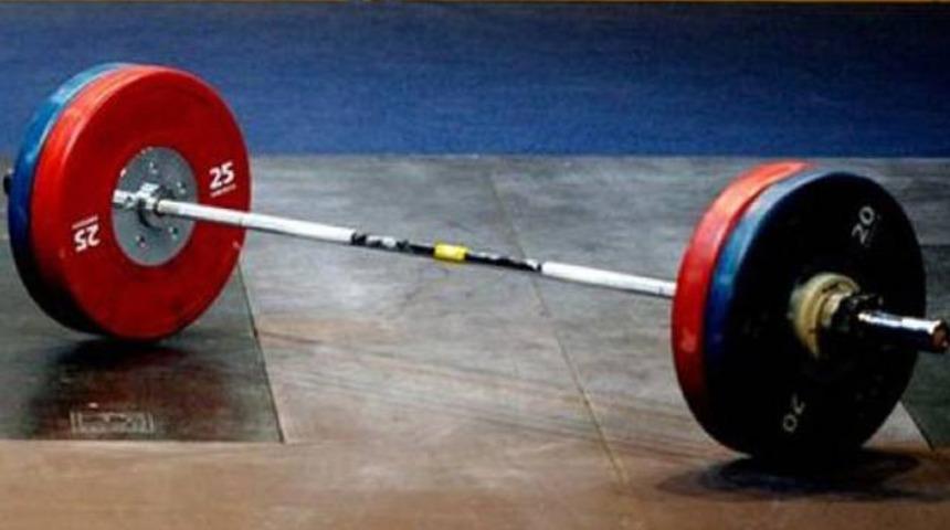 IWF'den 3 halterciye men cezası