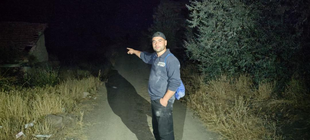 Sivas ta terk edilmiş  cinli  köyde sabahladı: Besmeleler çekerek terk edilmiş evlere girdi! "Tüylerim ürperdi" 1