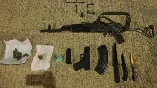 Adıyaman'da bir araçta uzun namlulu silah ve uyuşturucu ele geçirildi